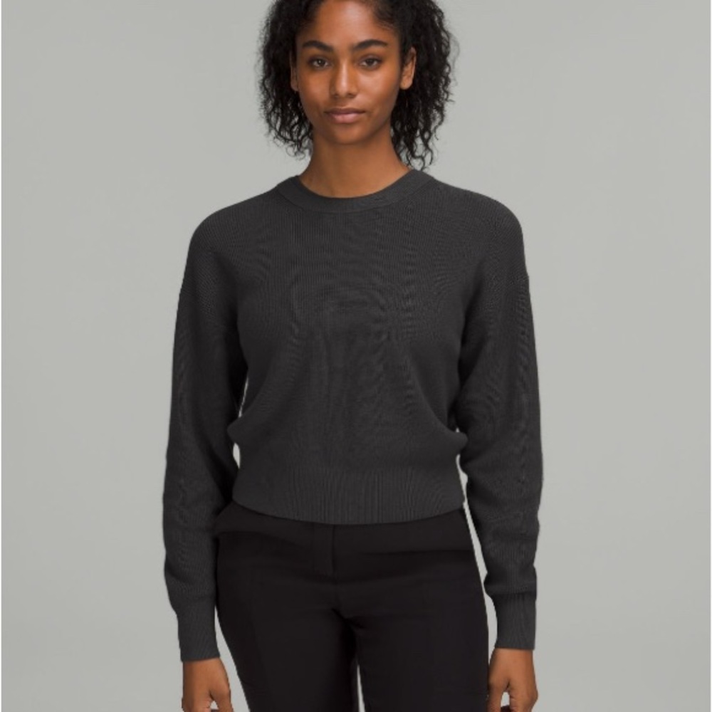 Lululemon charcoal grey waist length crew neck sweater